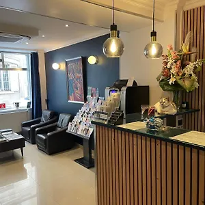 Mary's République Hotel